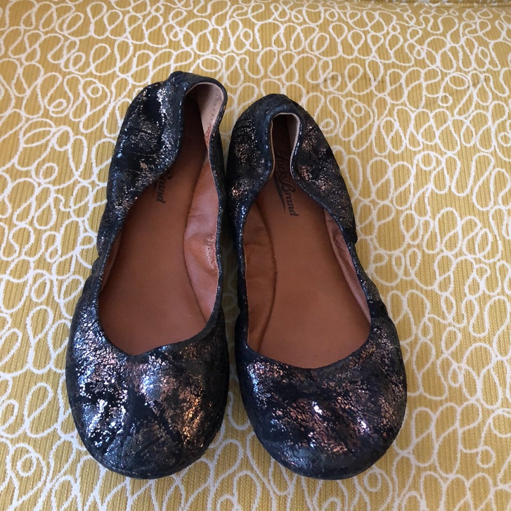 Lucky Brand Metallic Cracked Flats